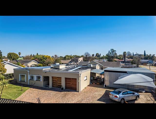 5 BEDROOM HOUSE FOR SALE IN POMONA